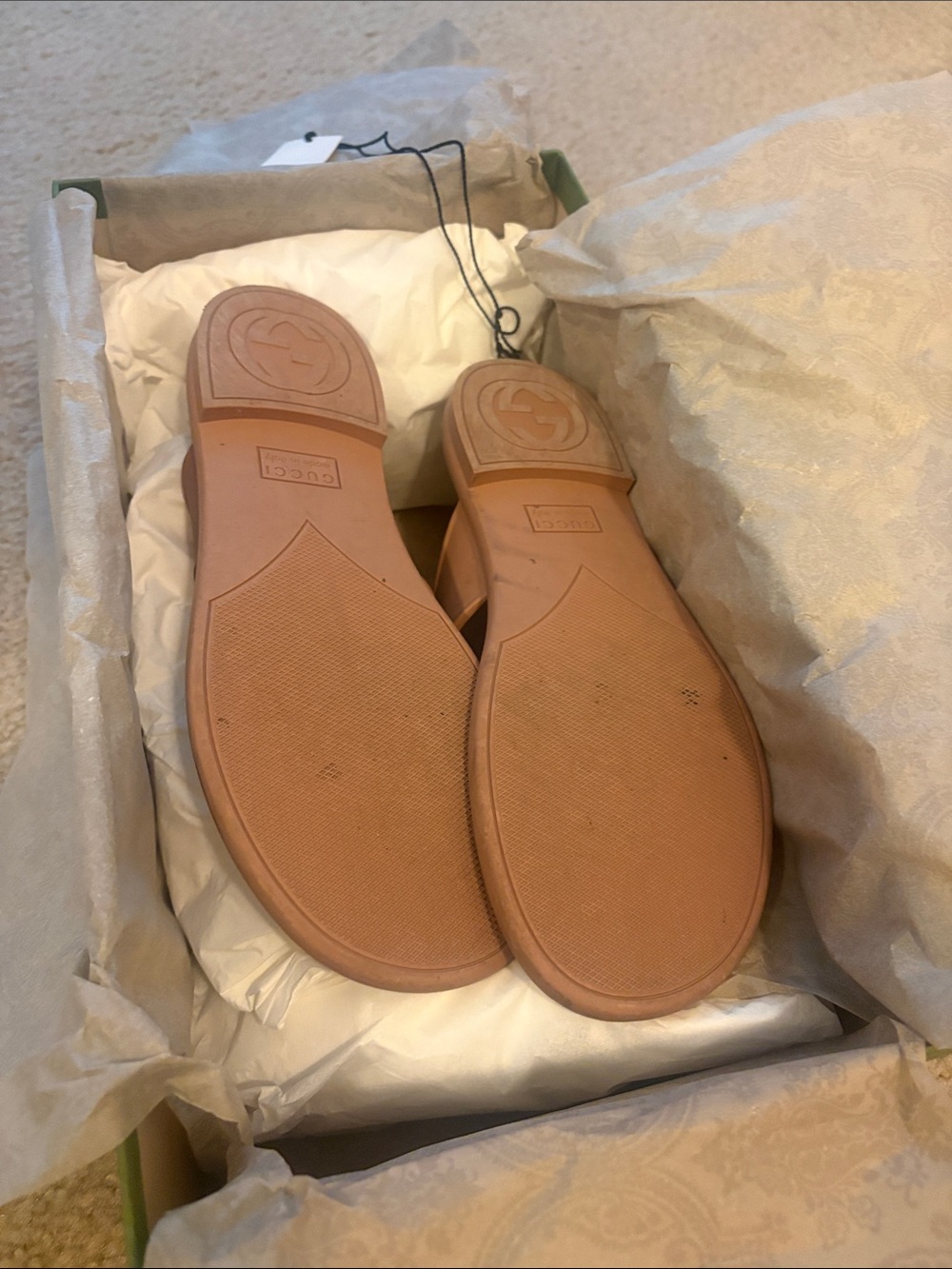 Gucci - Picture 3 of 4